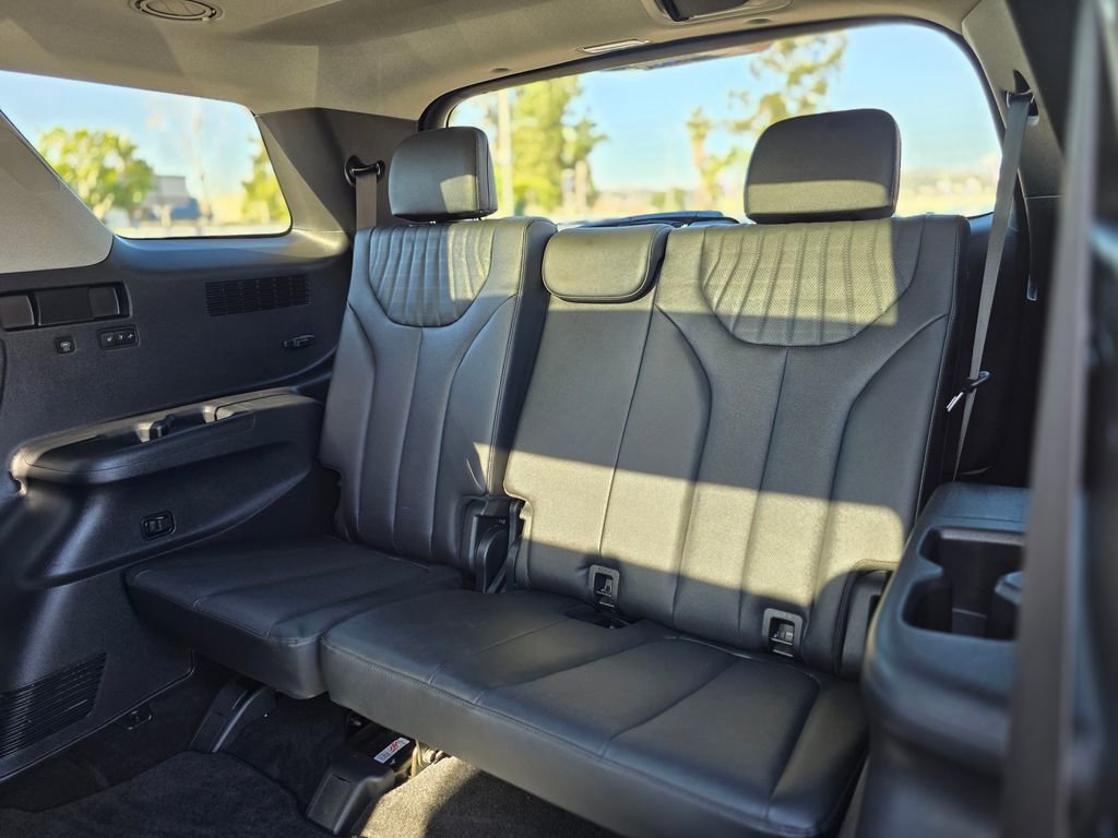 Used 2023 Hyundai Palisade Limited image 16