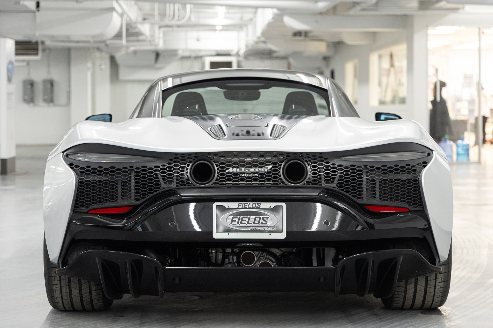 Used 2023 McLaren Artura image 7