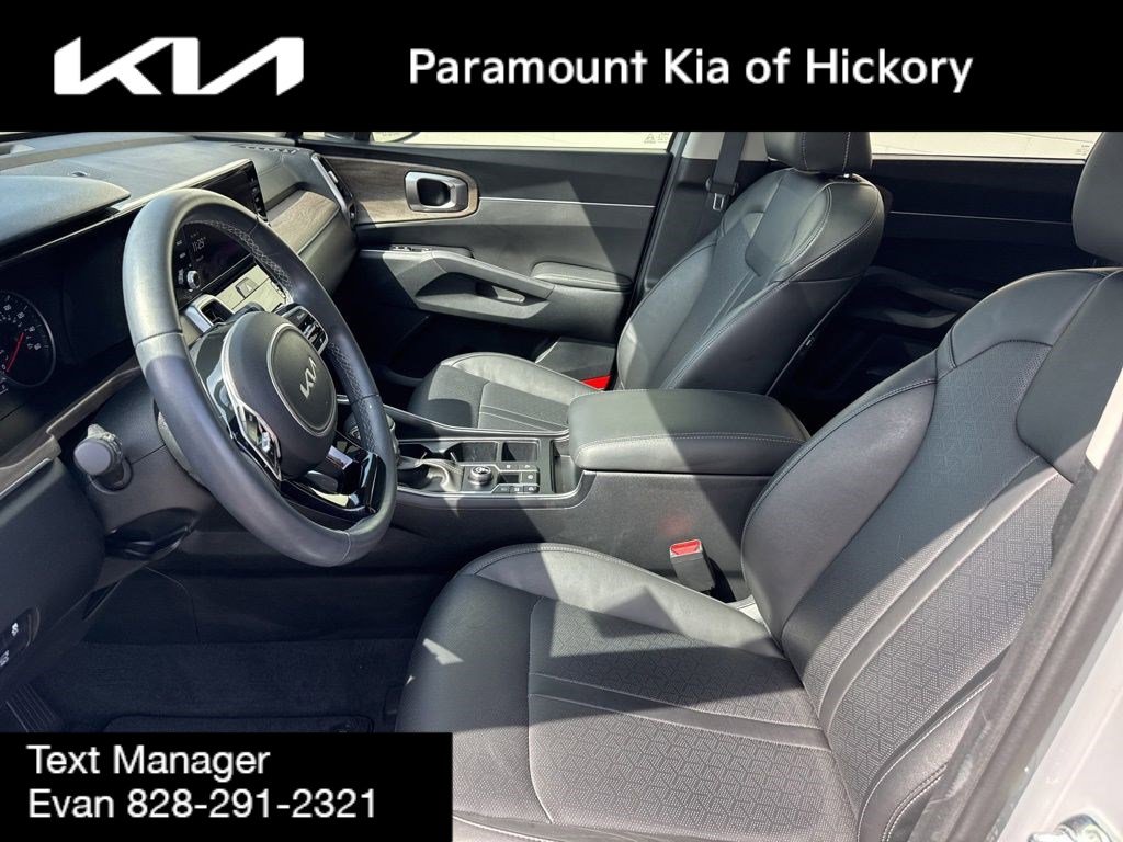 Used 2023 Kia Sorento EX w/ Panoramic Sunroof Package image 24