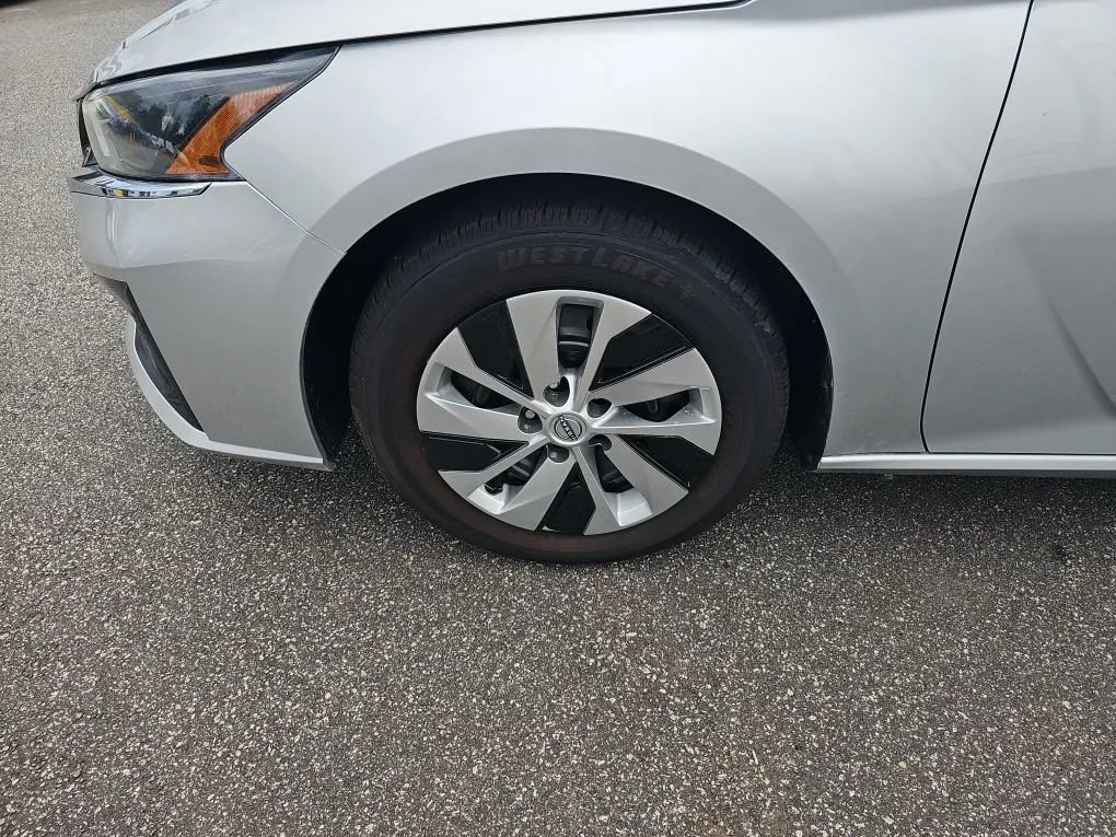 Used 2023 Nissan Altima 2.5 S image 9