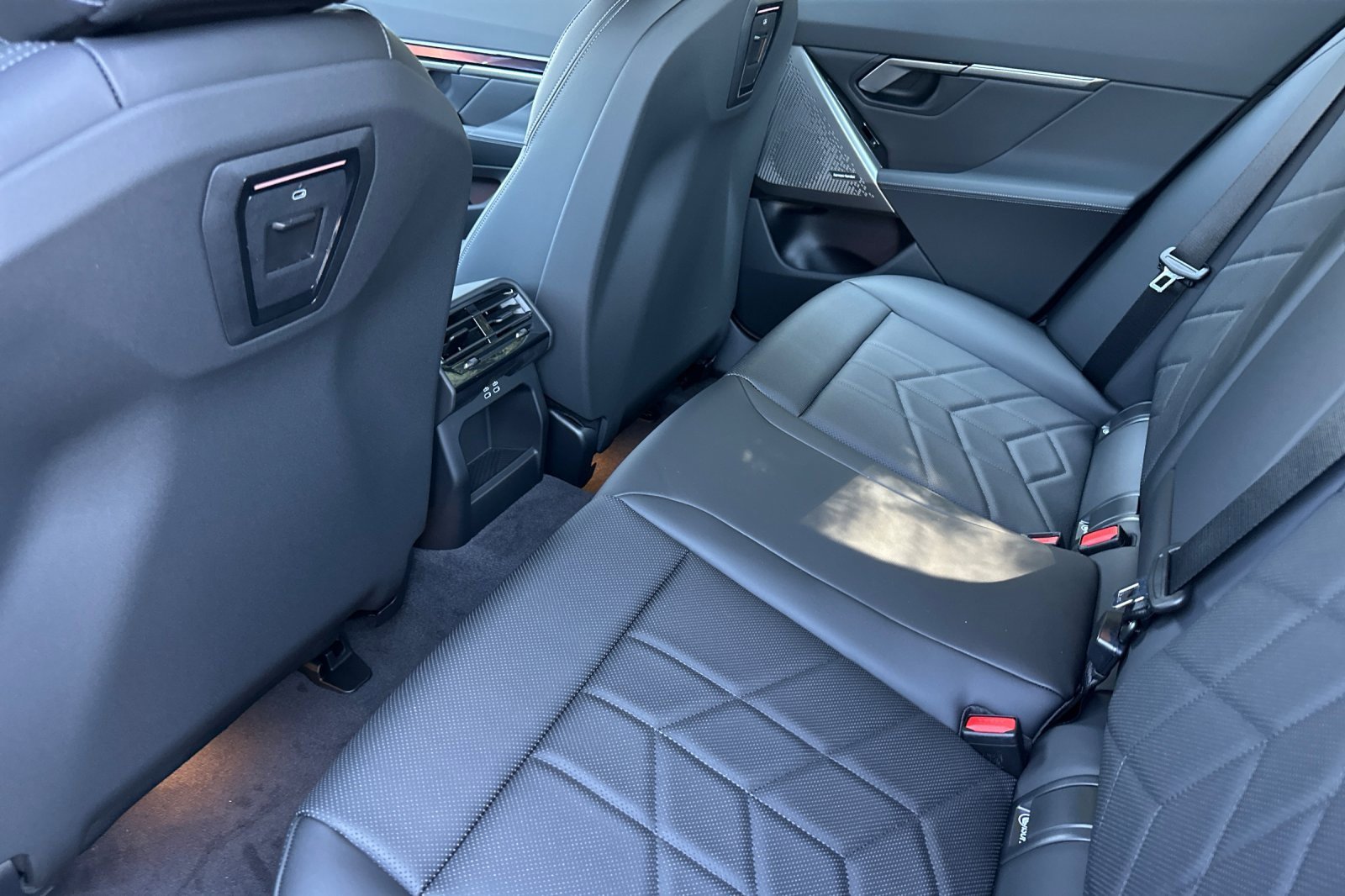 New 2026 BMW i5 eDrive40 w/ M Sport Package image 9