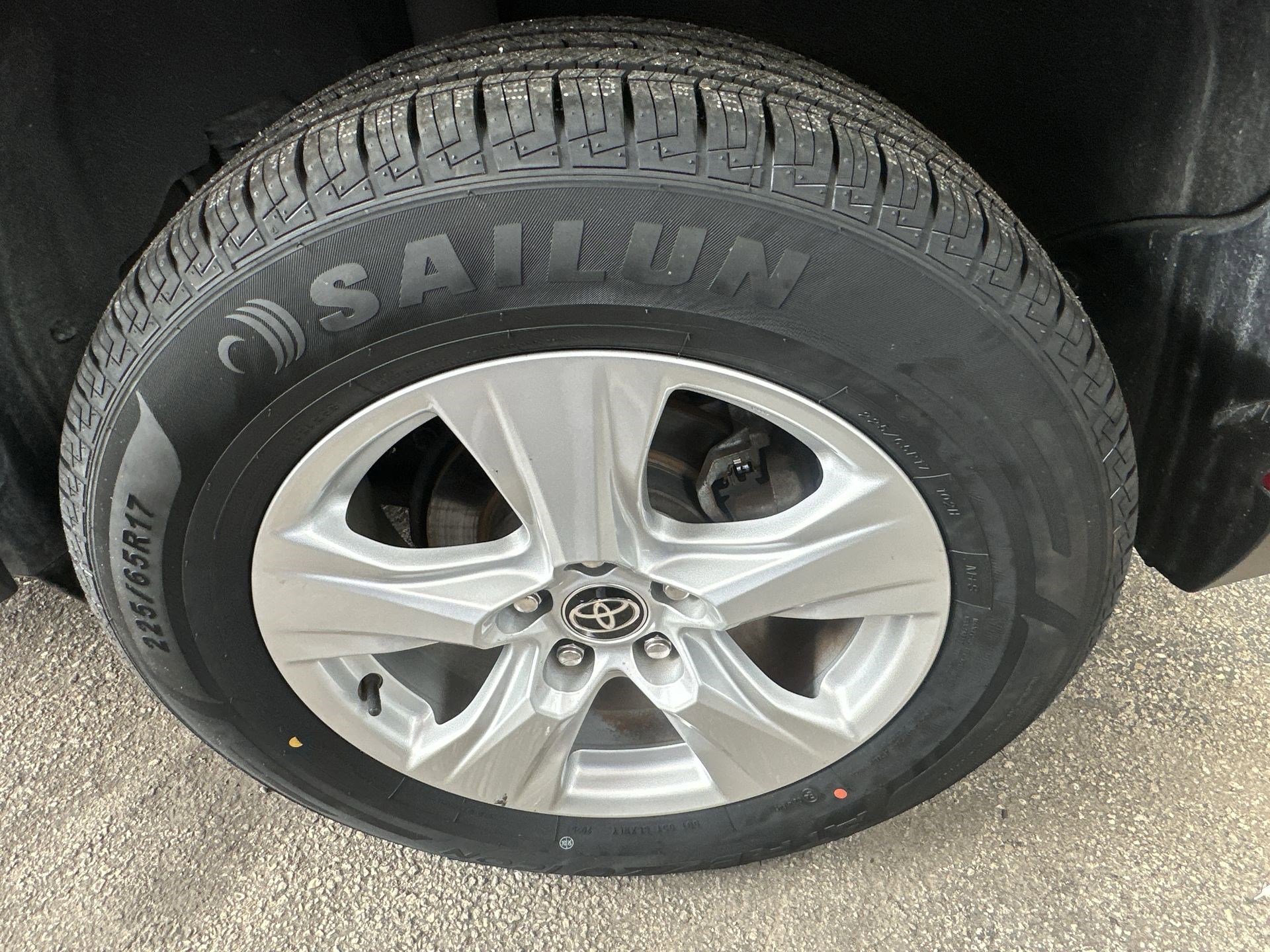 Used 2021 Toyota RAV4 XLE image 19
