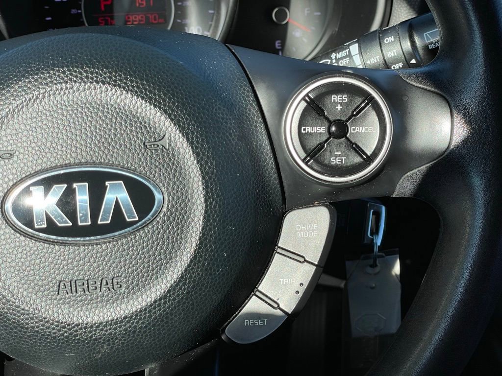 Used 2018 Kia Soul + FWD image 14