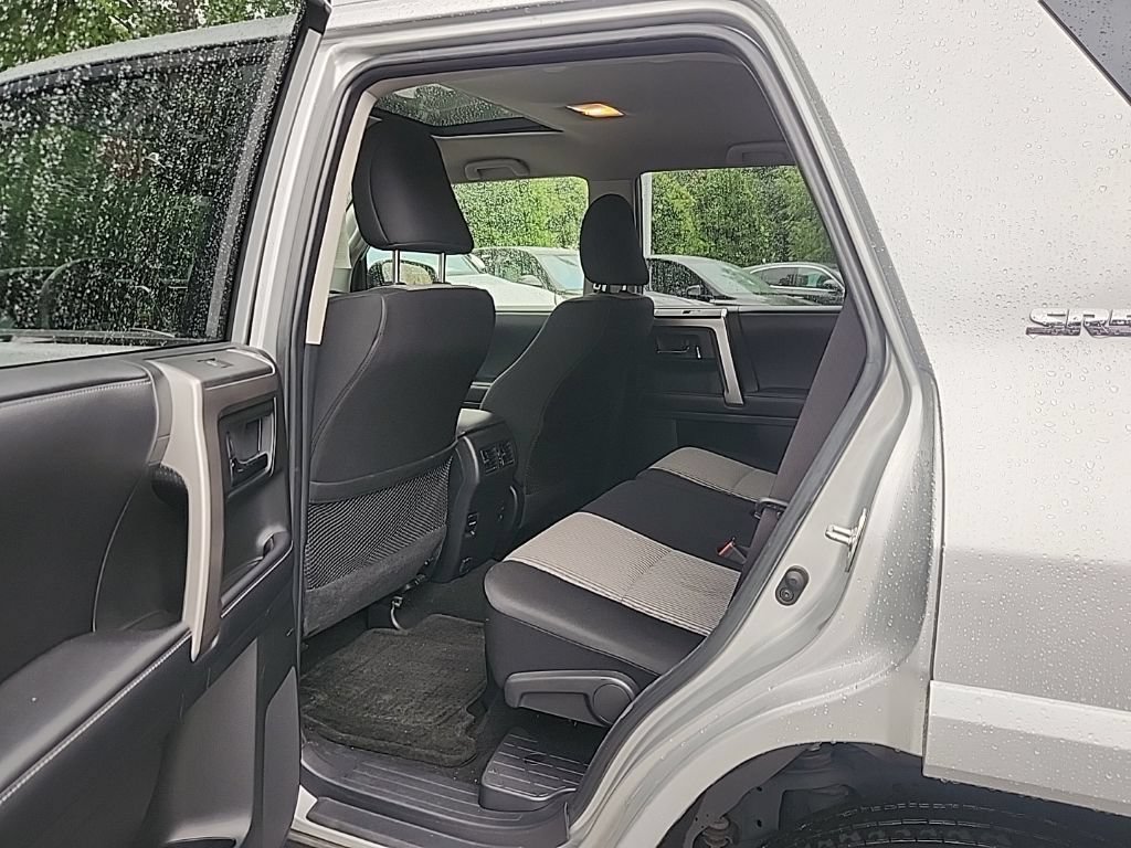 Used 2018 Toyota 4Runner SR5 AWD/4WD image 16