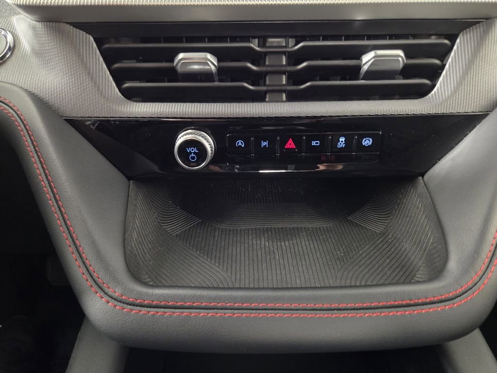 Used 2025 Ford Explorer ST-Line w/ ST-Line Street Pack image 13