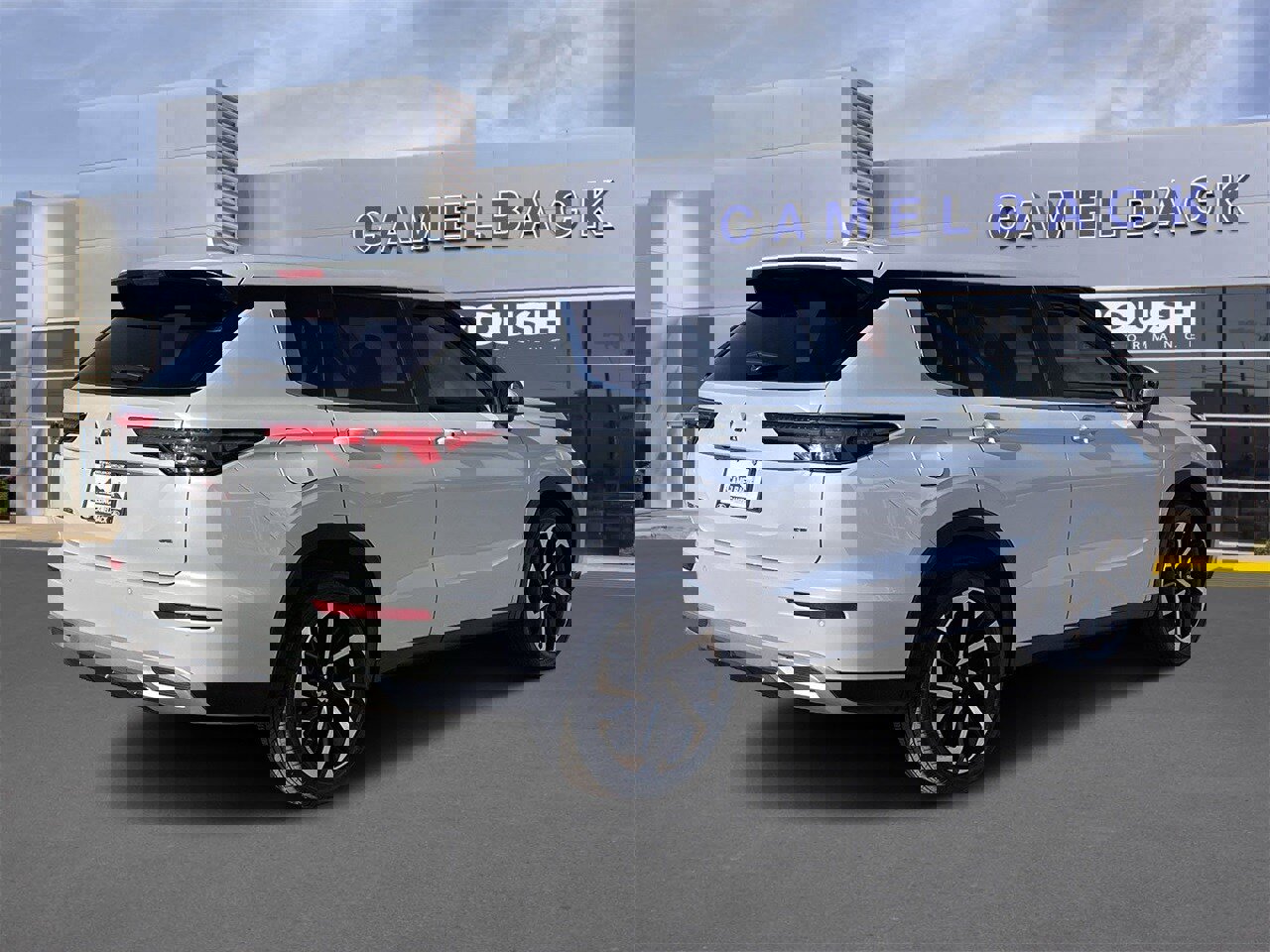 Used 2024 Mitsubishi Outlander SE image 5