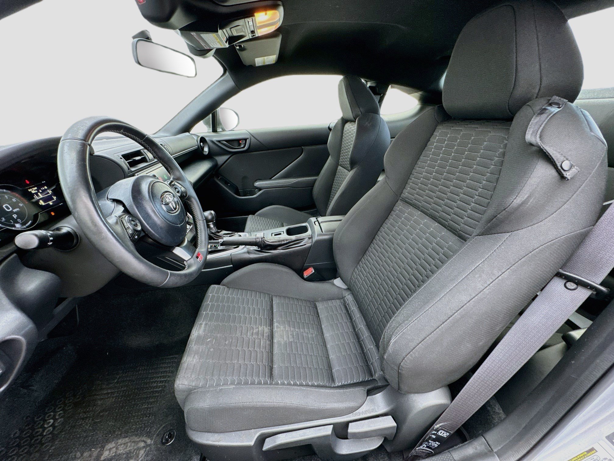 Used 2025 Toyota GR86 w/ ALL Weather Mat Package (TMS) RWD image 13