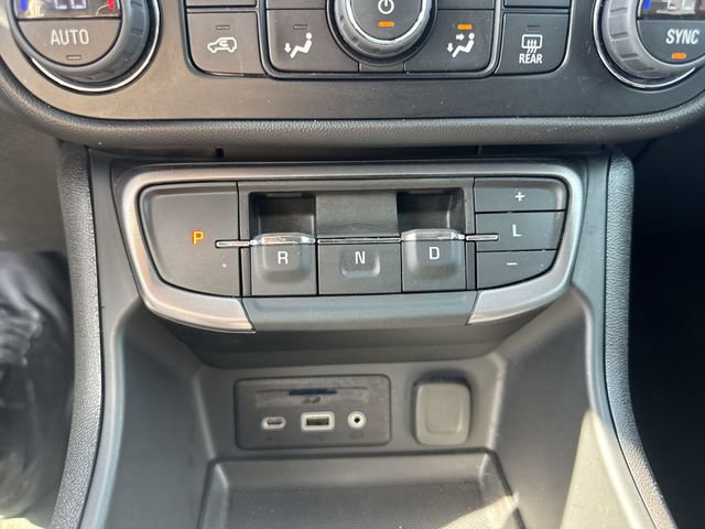 Used 2024 GMC Terrain AT4 w/ Tech Package AWD/4WD image 15