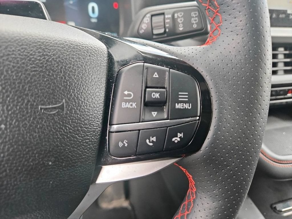 Used 2025 Ford Explorer ST-Line w/ ST-Line Street Pack AWD/4WD image 16