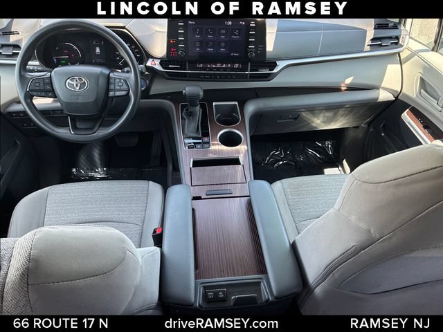 Used 2023 Toyota Sienna LE FWD image 22