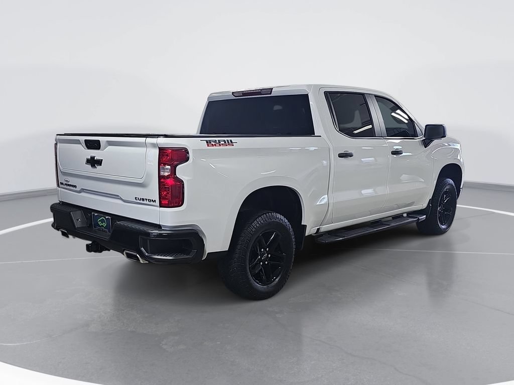 Certified 2022 Chevrolet Silverado 1500 Custom Trail Boss w/ LPO, Dark Essentials Package AWD/4WD image 3