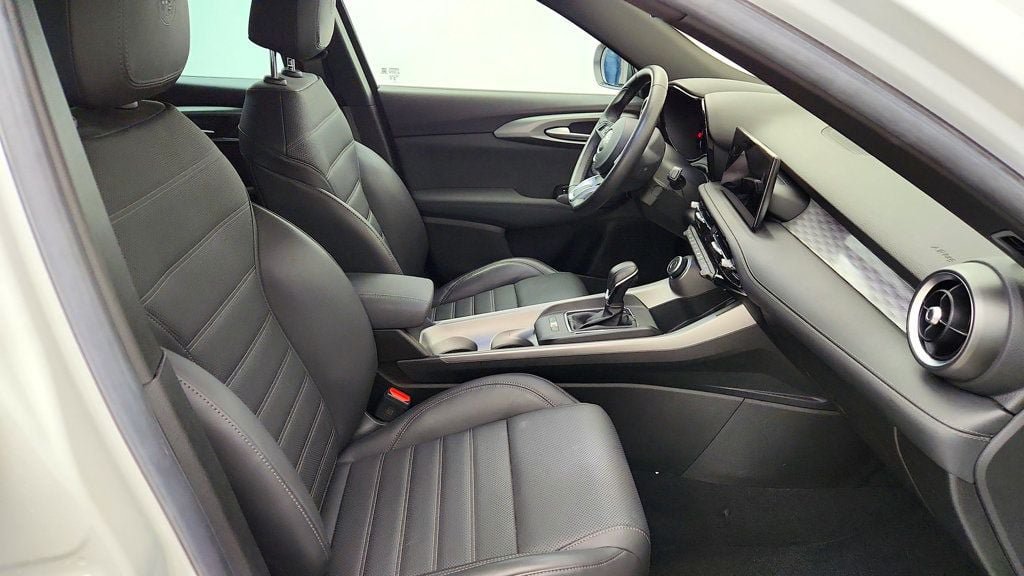 Used 2024 Alfa Romeo Tonale Ti AWD/4WD image 23