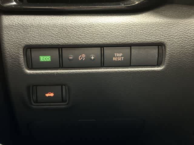 Used 2024 Nissan Sentra SV FWD image 19