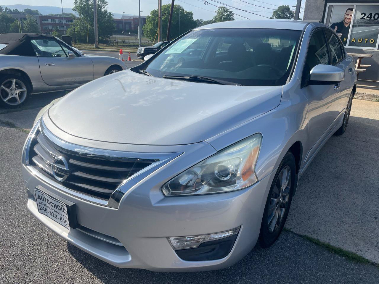 Used 2015 Nissan Altima 2.5 S w/ Special Edition Package FWD image 1