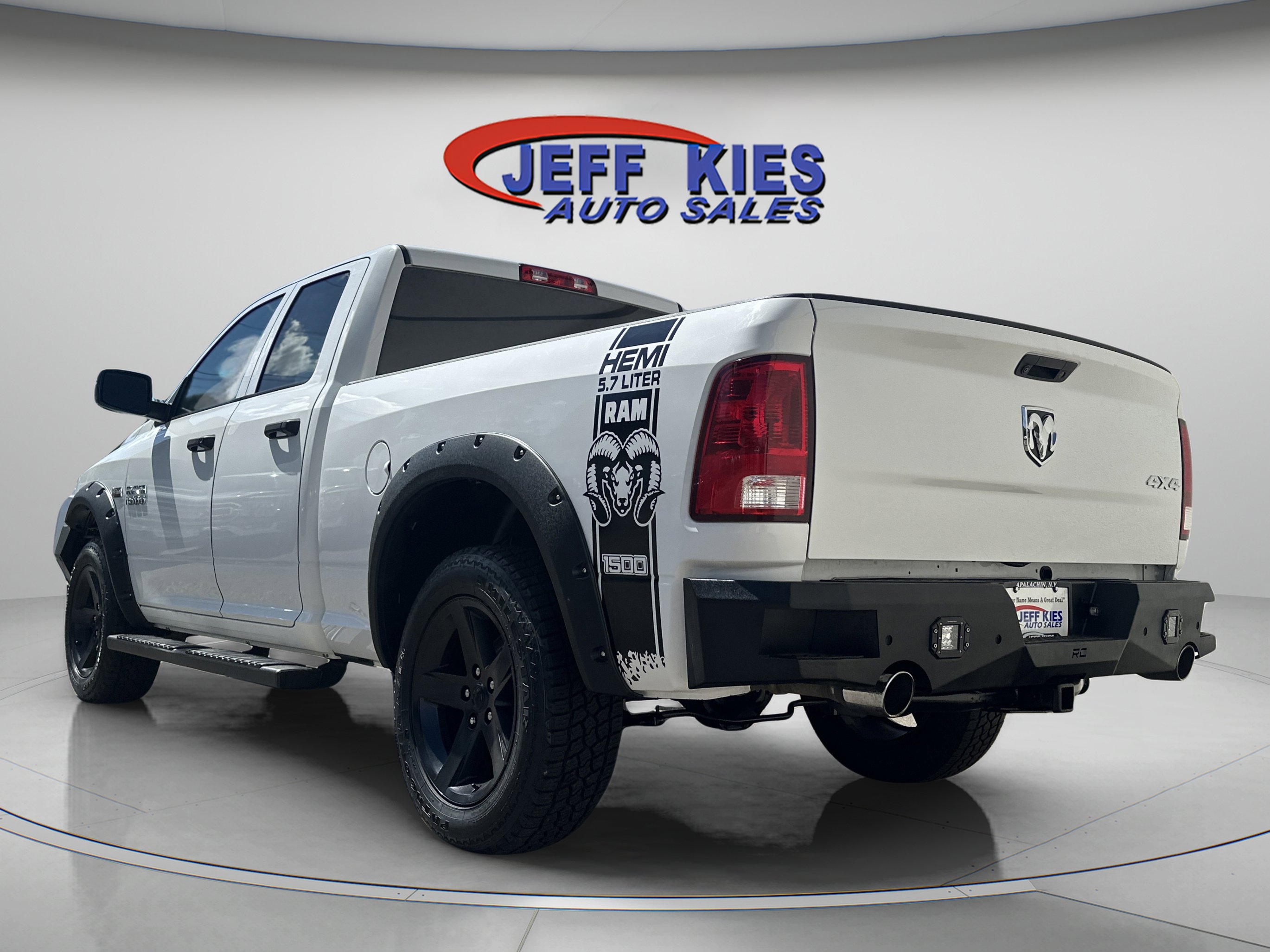 Used 2018 RAM 1500 Express image 5