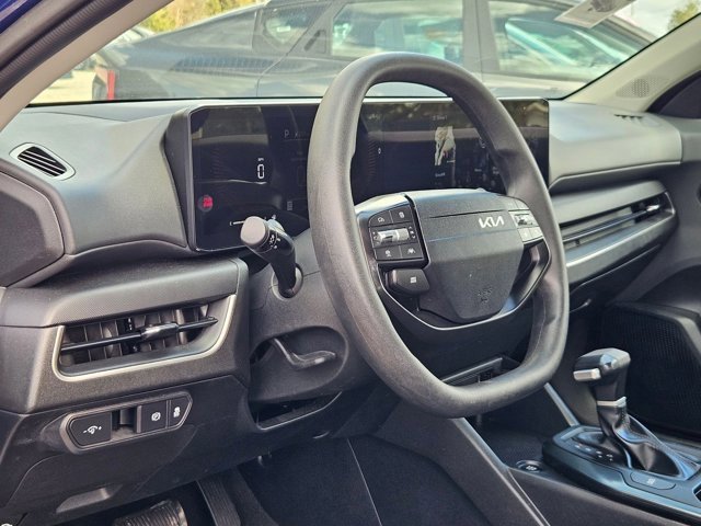 Used 2025 Kia K4 LXS image 14
