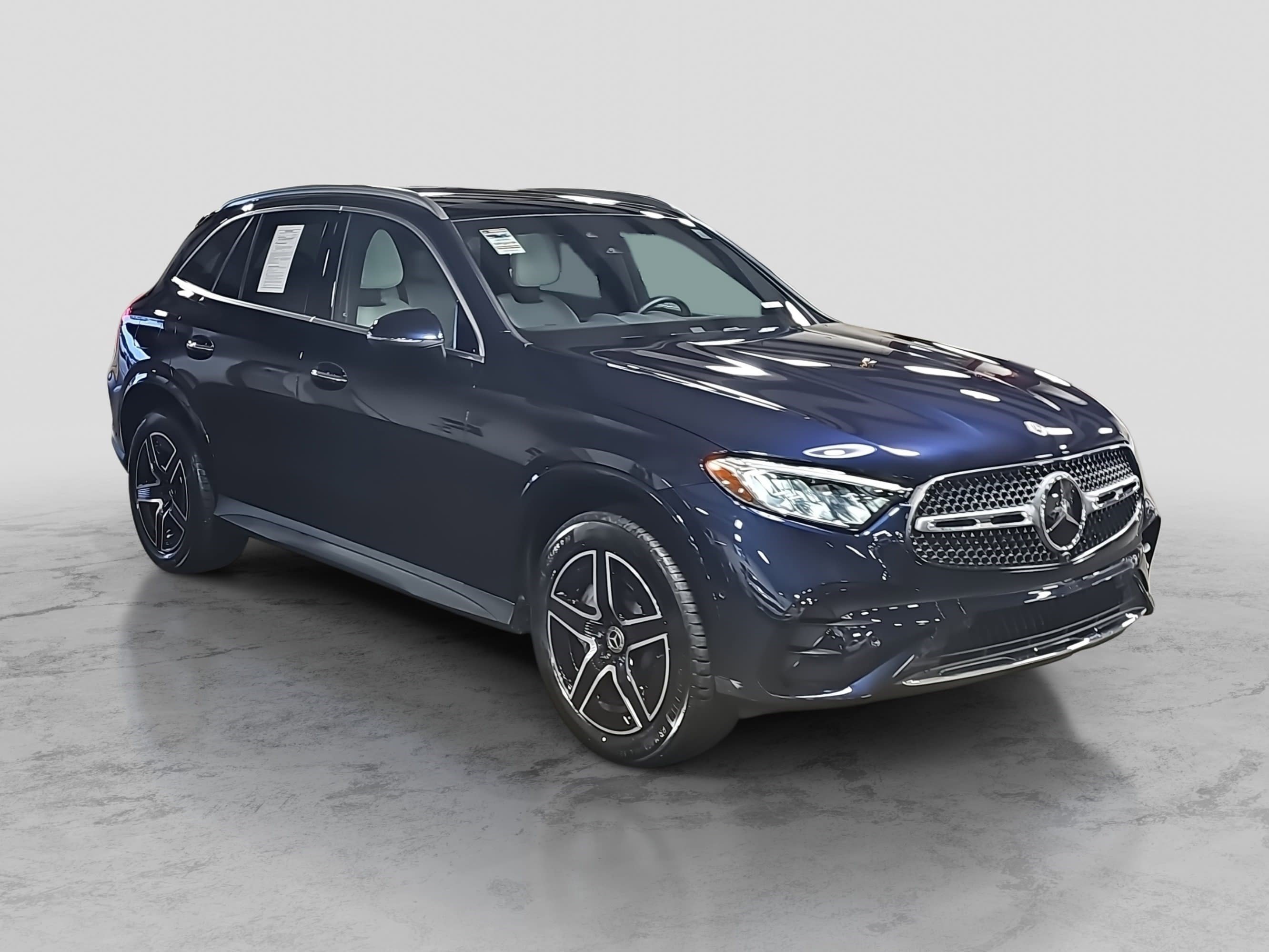 Certified 2024 Mercedes-Benz GLC 300 4MATIC image 4