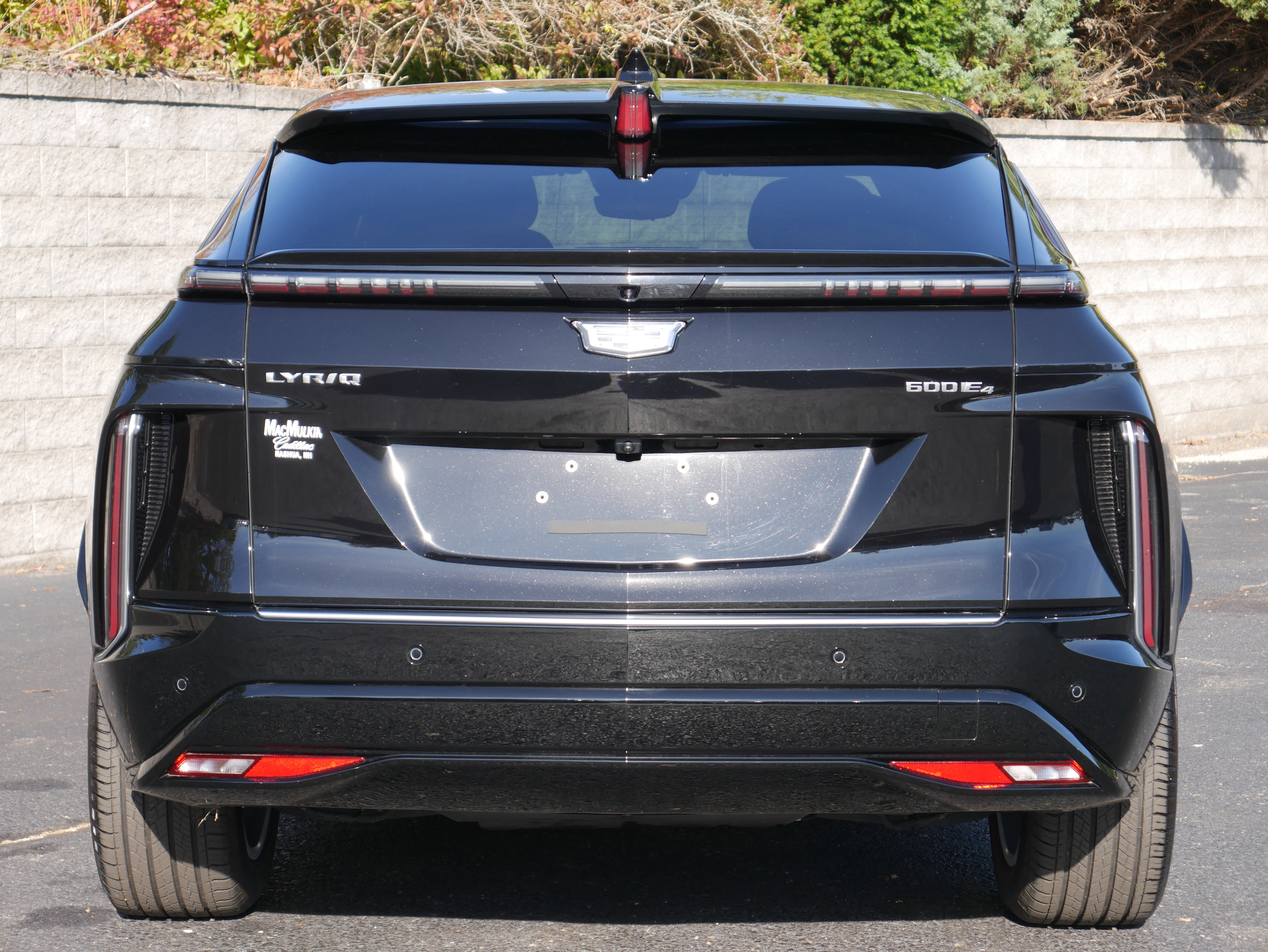 Used 2025 Cadillac Lyriq Luxury w/ LPO, Floor Liner Package AWD/4WD image 5