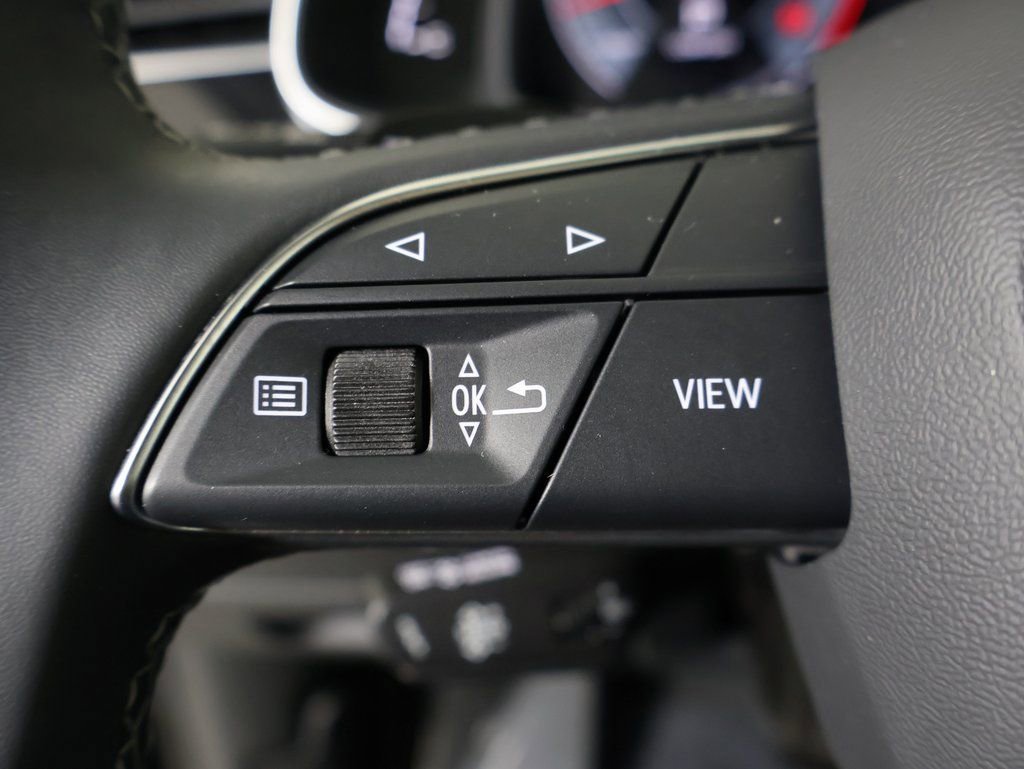 Used 2024 Audi Q8 Premium Plus image 28