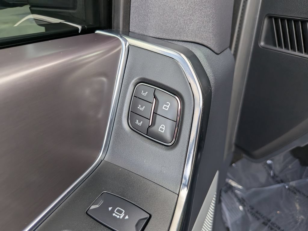 Used 2026 Ford F350 Platinum AWD/4WD image 23