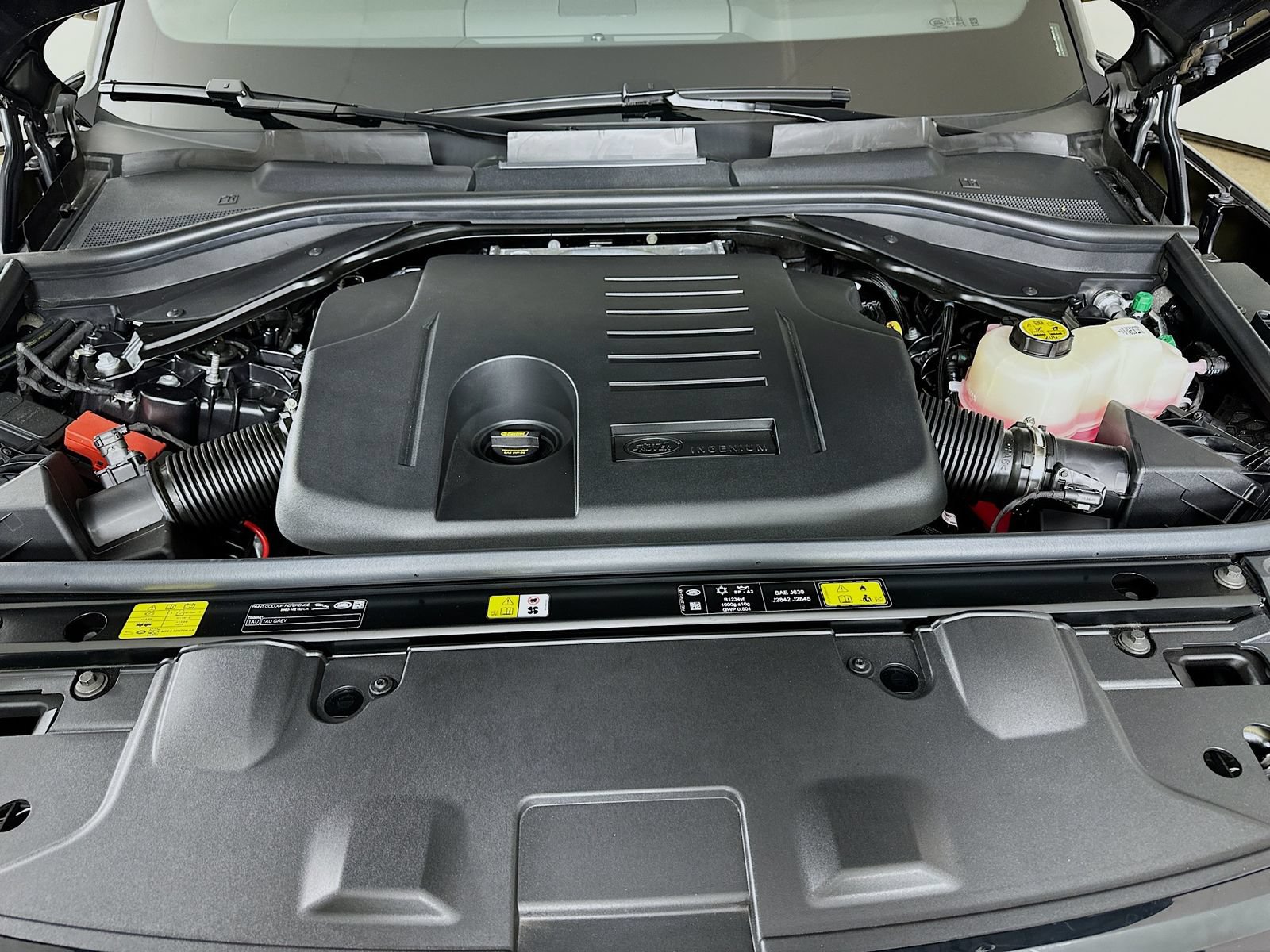New 2026 Land Rover Range Rover SE AWD/4WD image 13