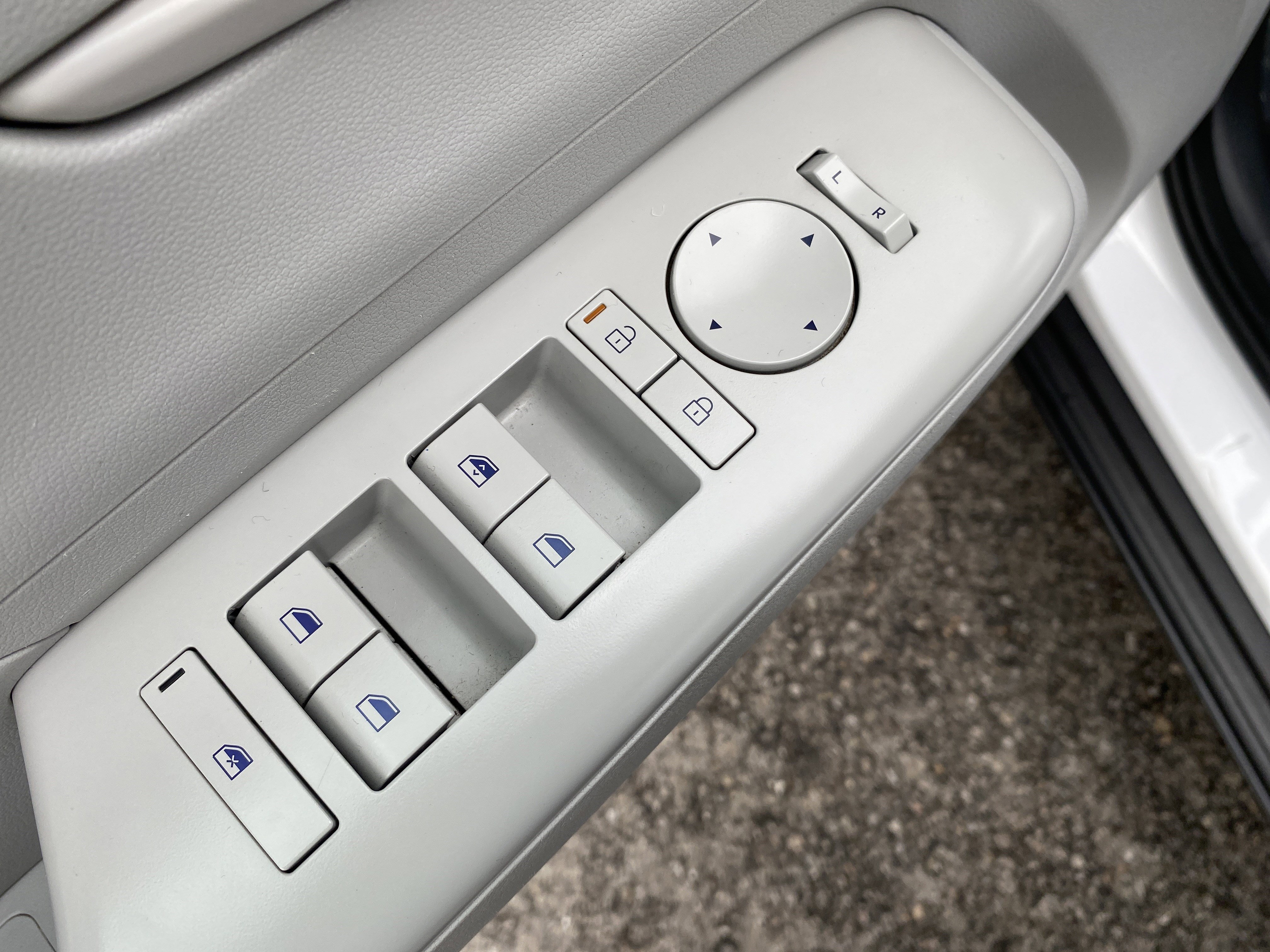 Used 2024 Hyundai Kona SEL image 18