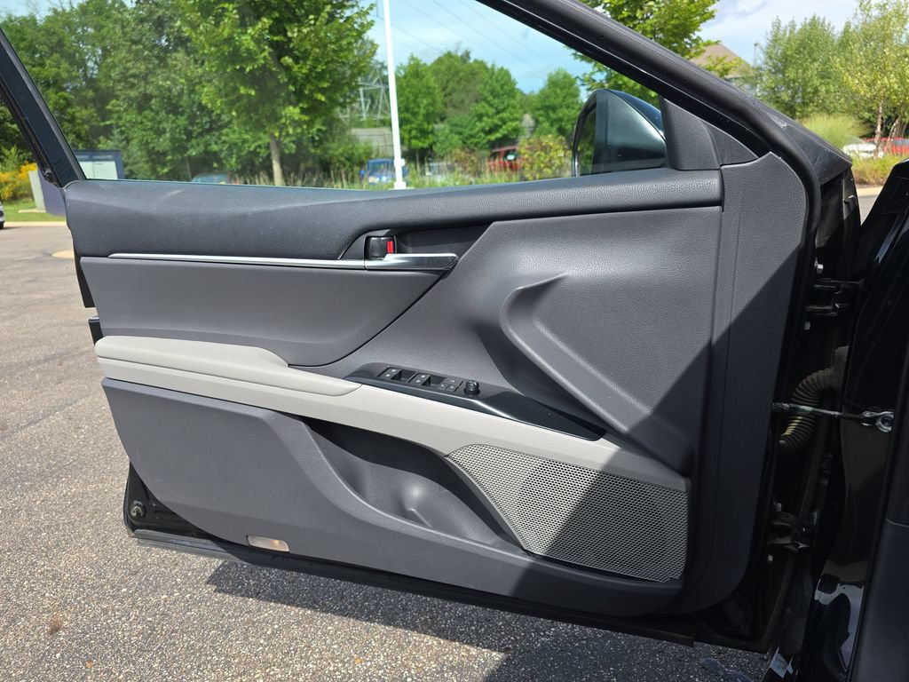 Certified 2019 Toyota Camry LE FWD image 29
