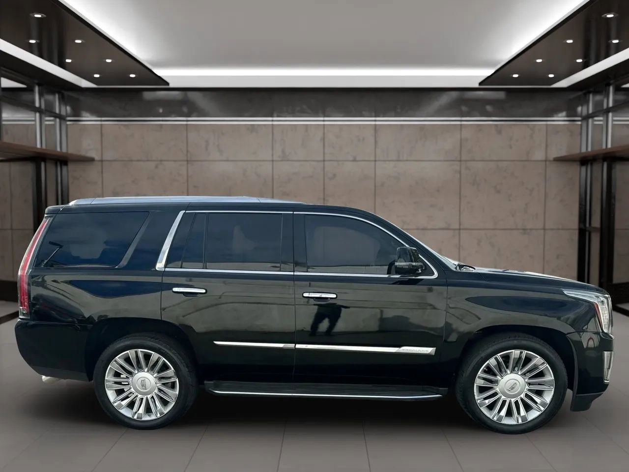 Used 2015 Cadillac Escalade Luxury image 7