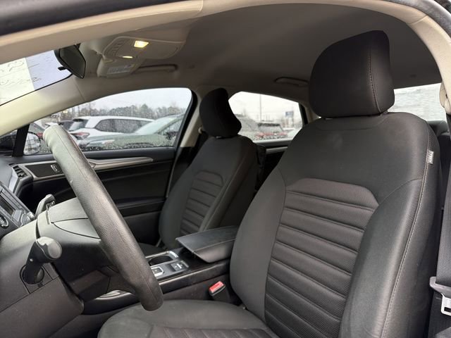 Used 2018 Ford Fusion SE image 11