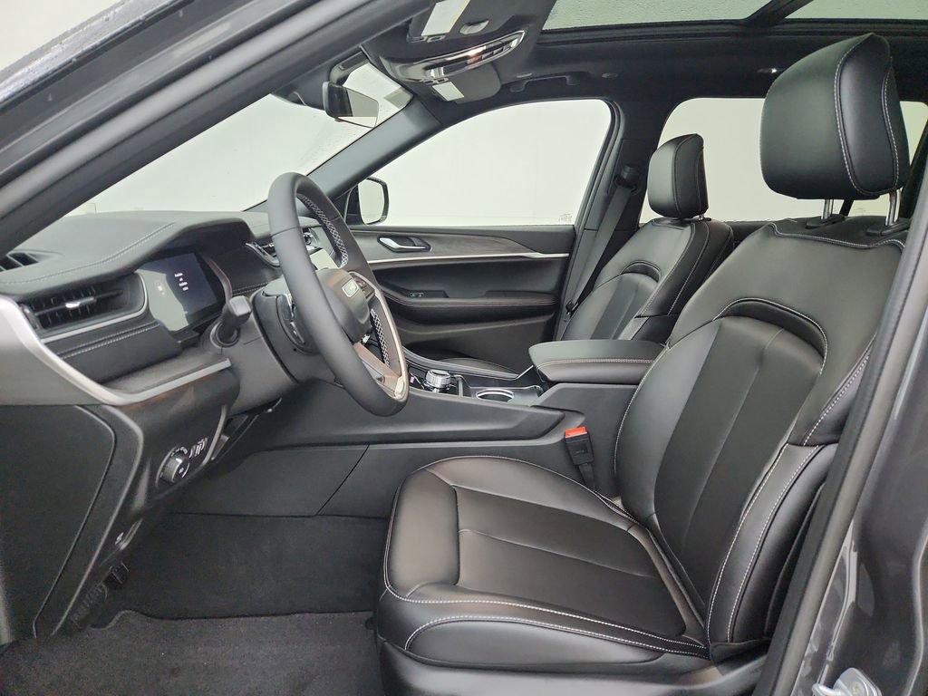 New 2025 Jeep Grand Cherokee L Limited image 19