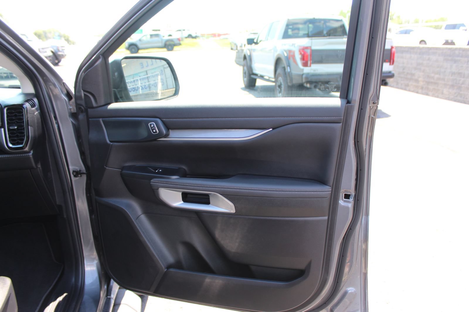 Used 2024 Ford Ranger Lariat w/ Advanced Towing Package AWD/4WD image 13