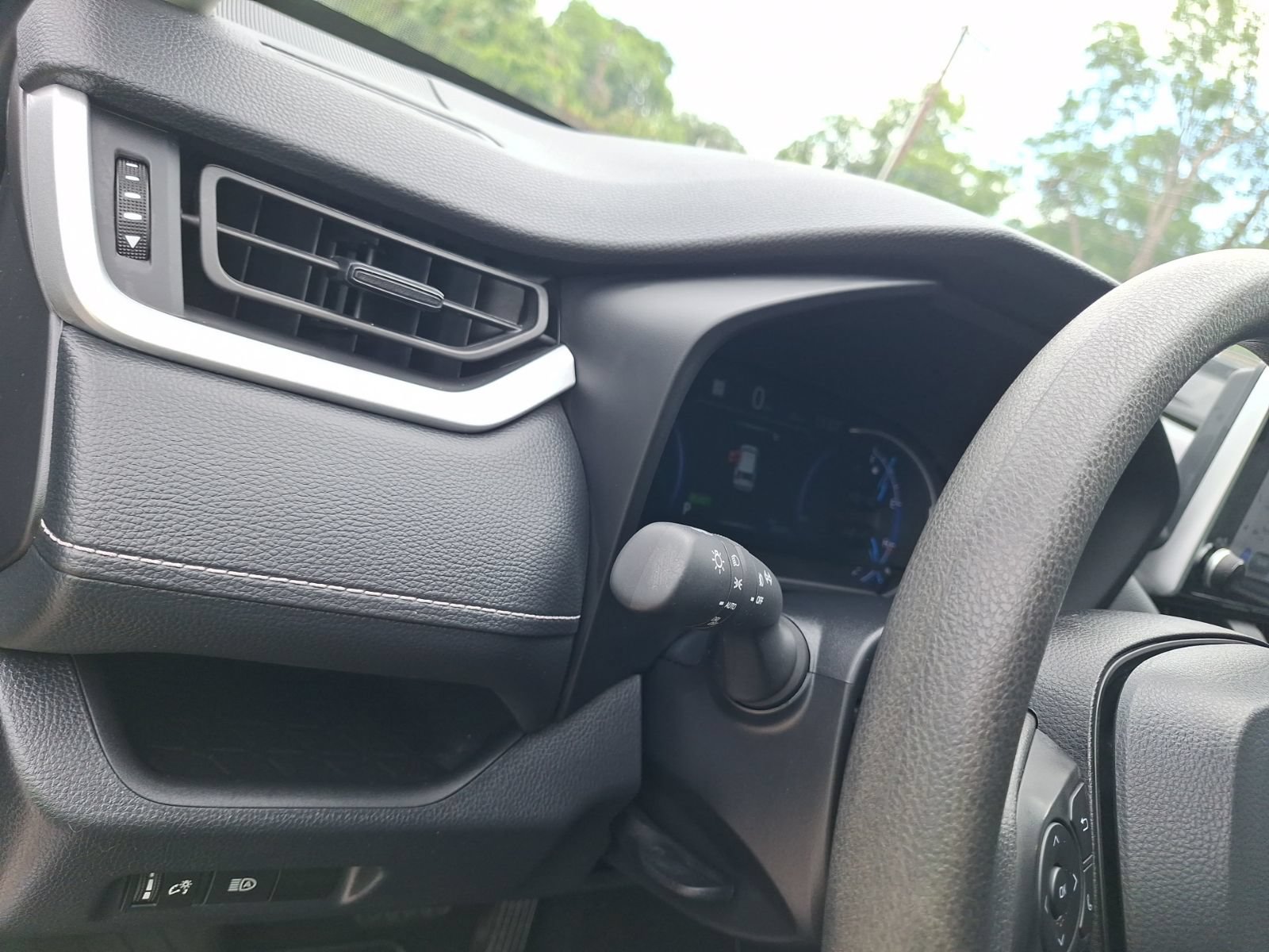 Used 2024 Toyota RAV4 AWD Hybrid image 19