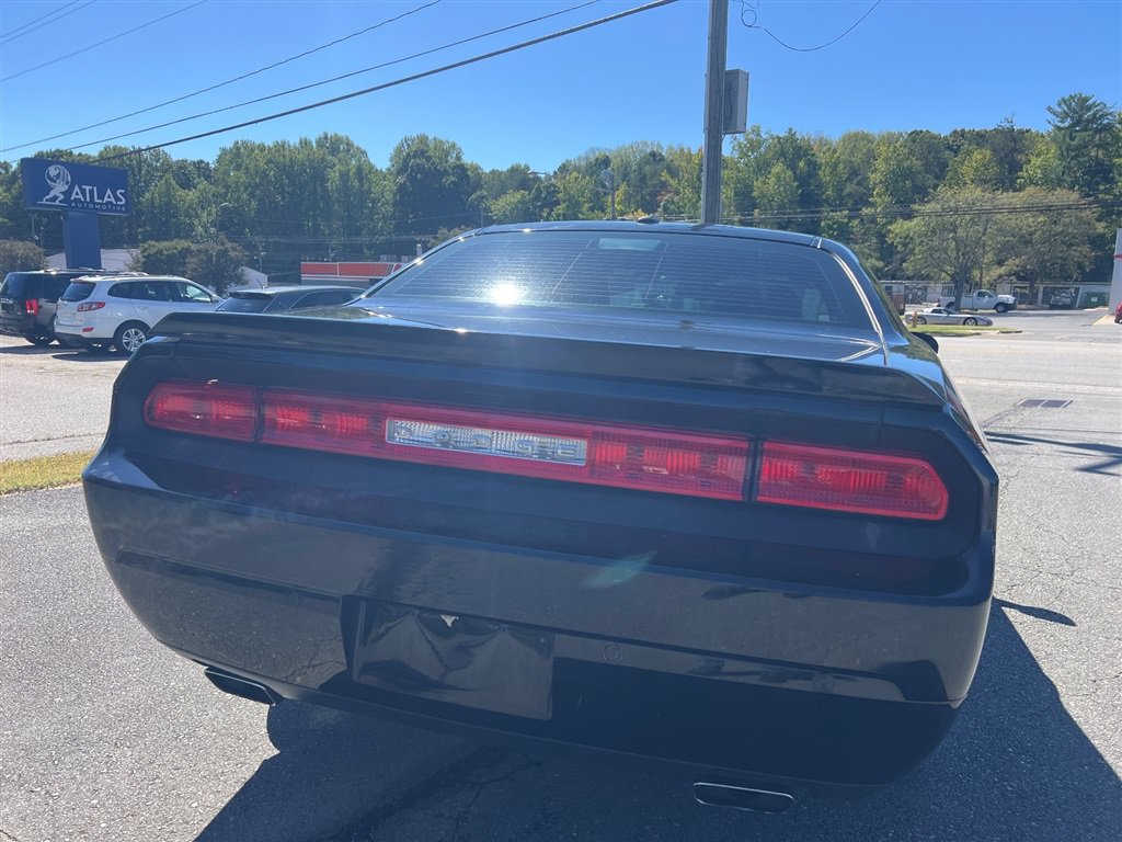 Used 2014 Dodge Challenger R/T Plus RWD image 7