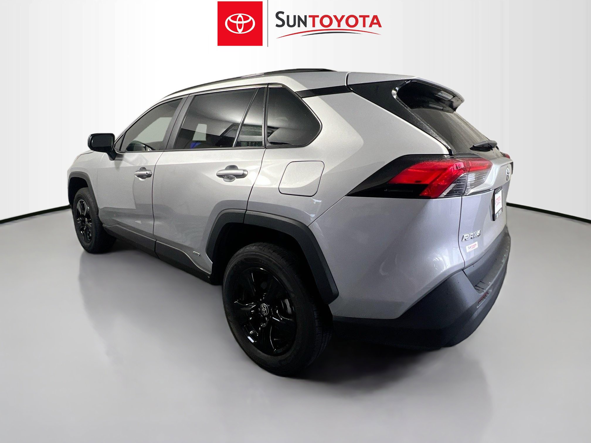 Used 2024 Toyota RAV4 LE image 6