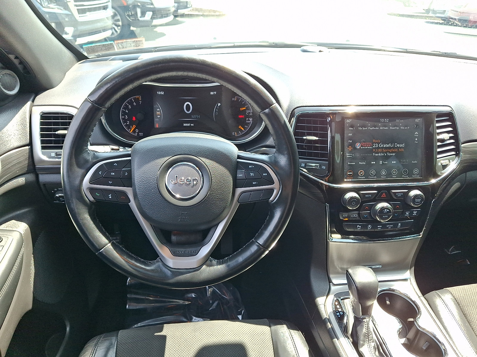 Used 2021 Jeep Grand Cherokee Laredo X AWD/4WD image 12