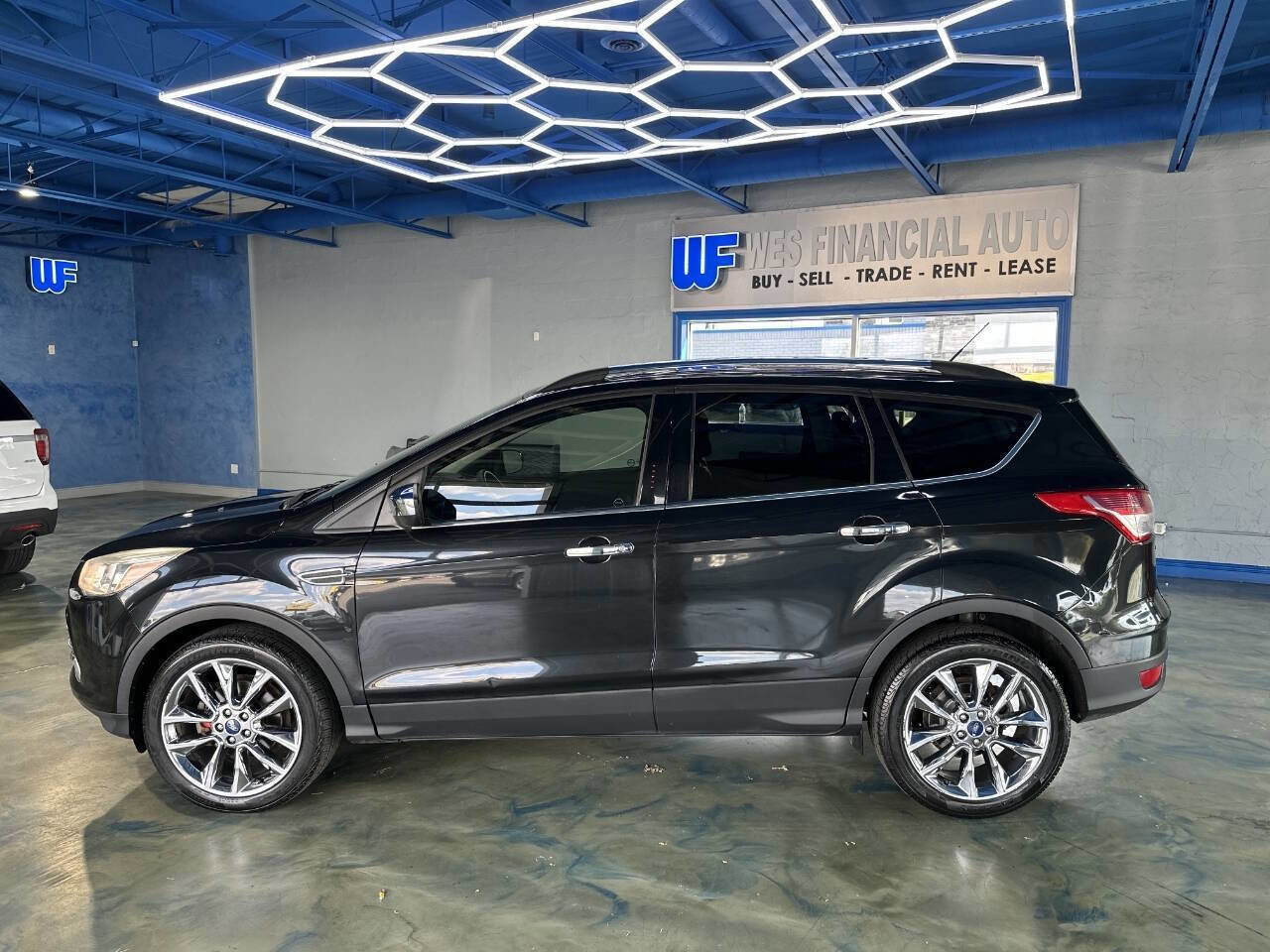 Used 2015 Ford Escape SE w/ SE Chrome Package image 14