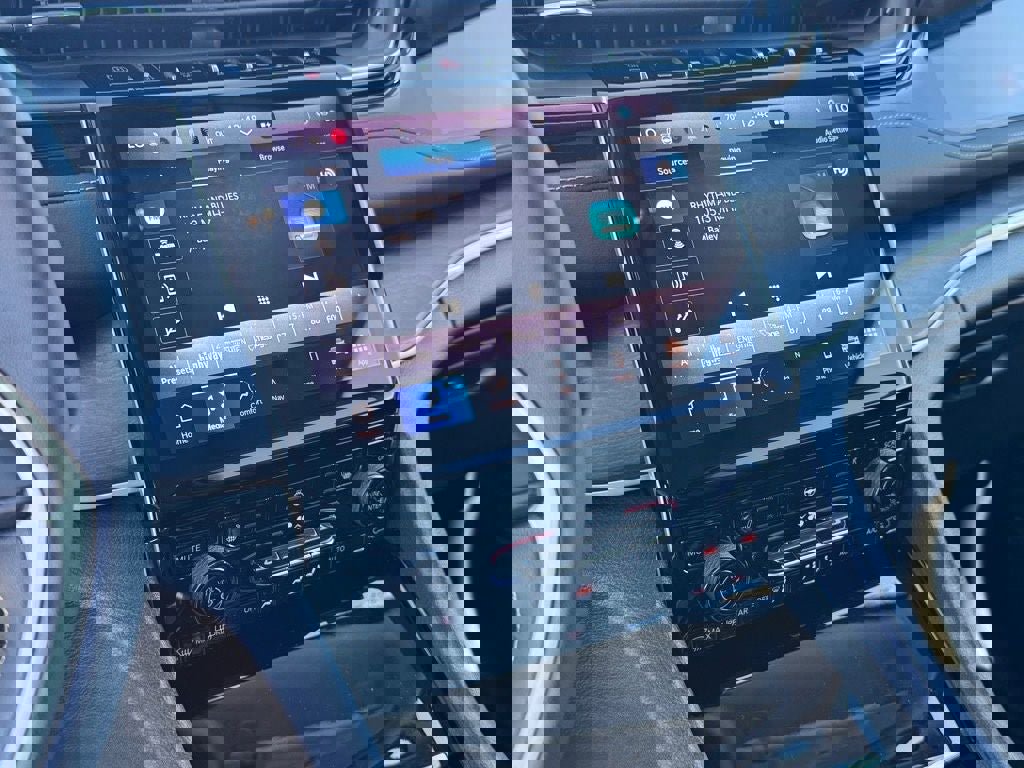 Used 2022 Jeep Grand Cherokee Limited 4xe image 22