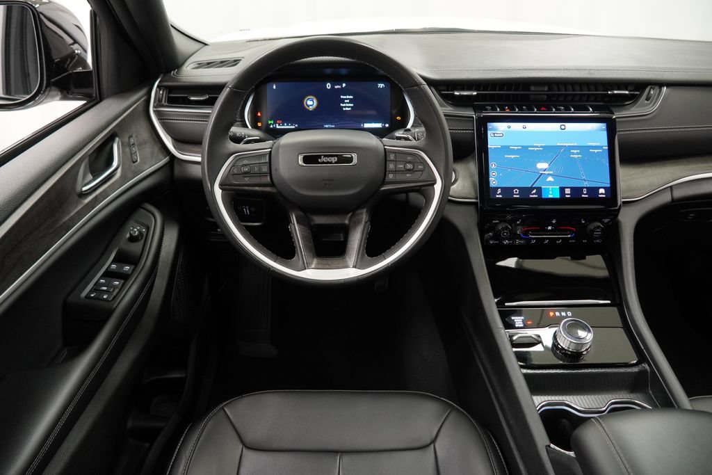 Certified 2025 Jeep Grand Cherokee L Limited AWD/4WD image 24