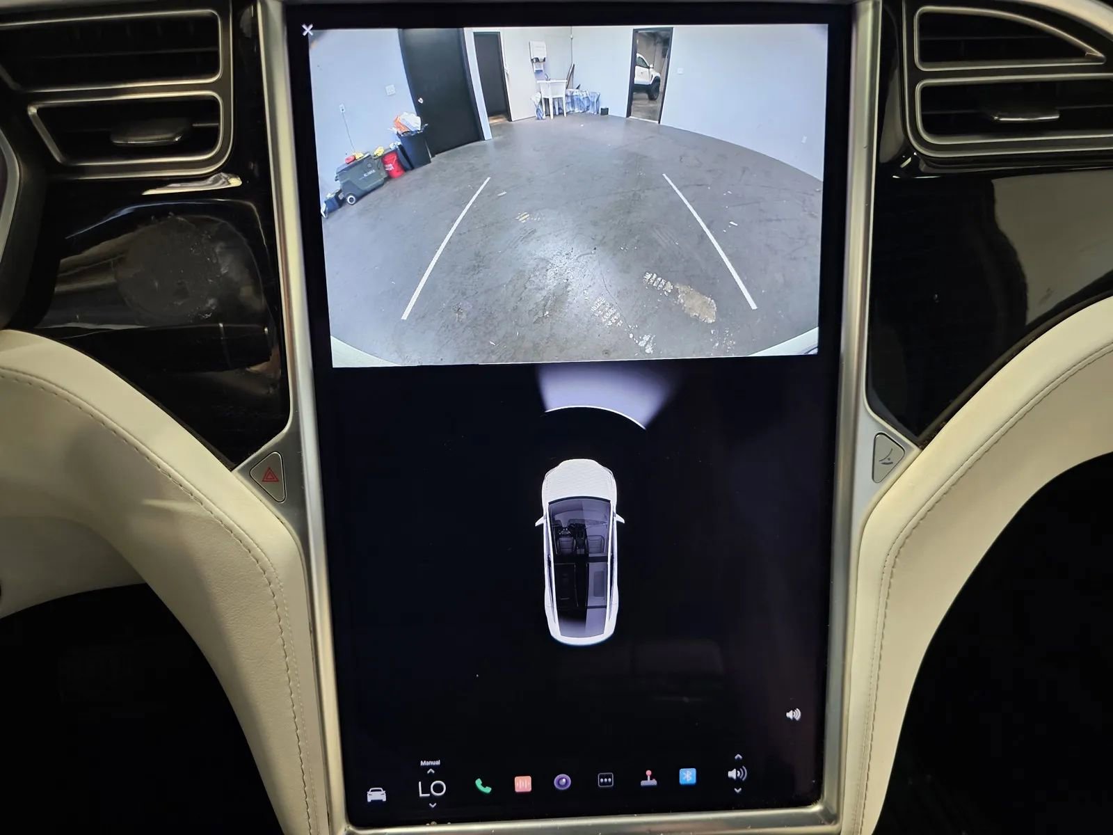 Used 2017 Tesla Model X 75D AWD/4WD image 16