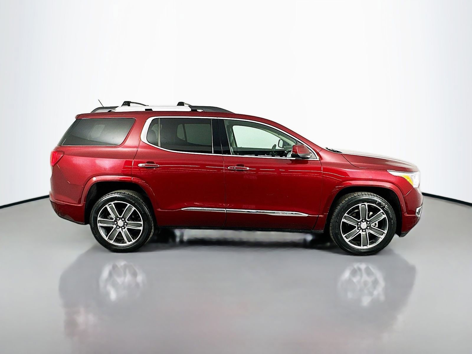 Used 2017 GMC Acadia Denali w/ Technology Package image 9