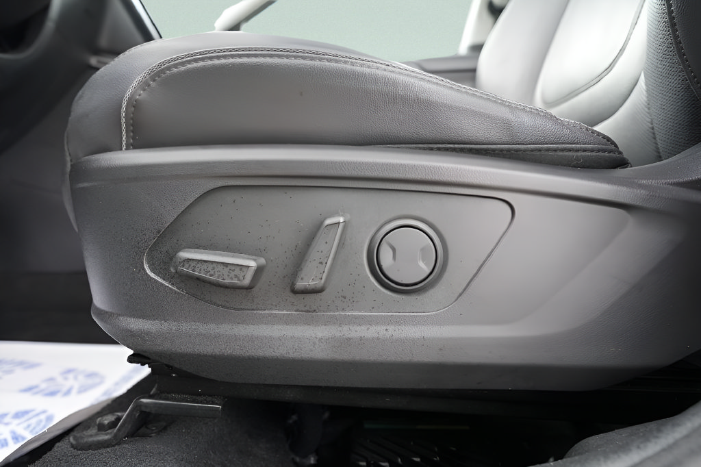 Certified 2022 Hyundai Tucson Limited w/ Winter Package AWD/4WD image 26