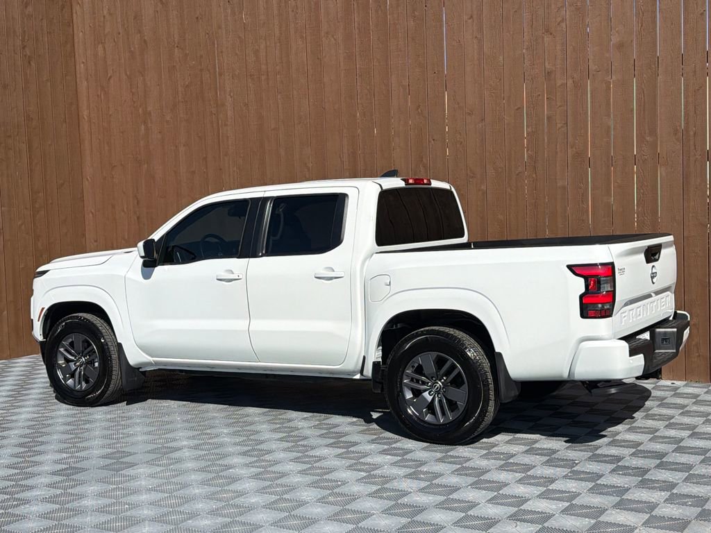 Used 2025 Nissan Frontier SV w/ Tow Package image 15