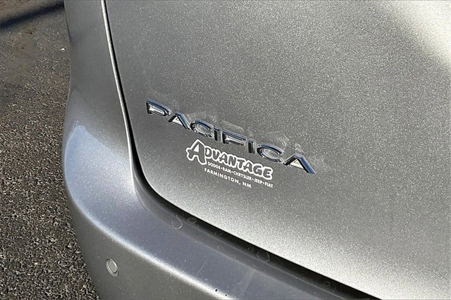 Used 2021 Chrysler Pacifica Touring-L image 33