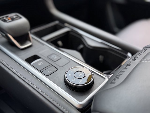 Used 2023 Nissan Pathfinder SL w/ Black Appearance Package image 15