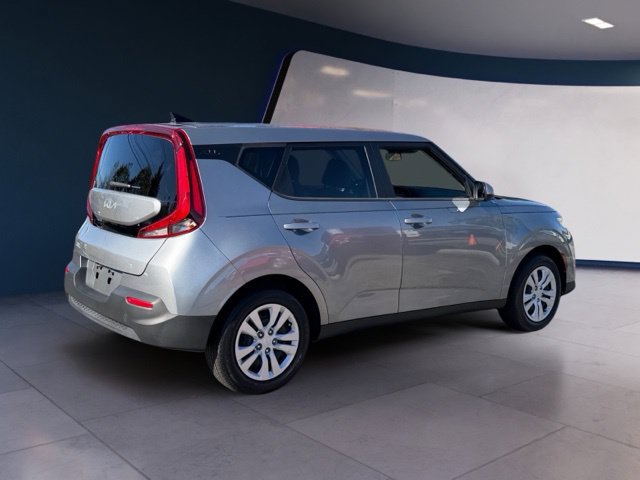 Used 2022 Kia Soul LX FWD image 6