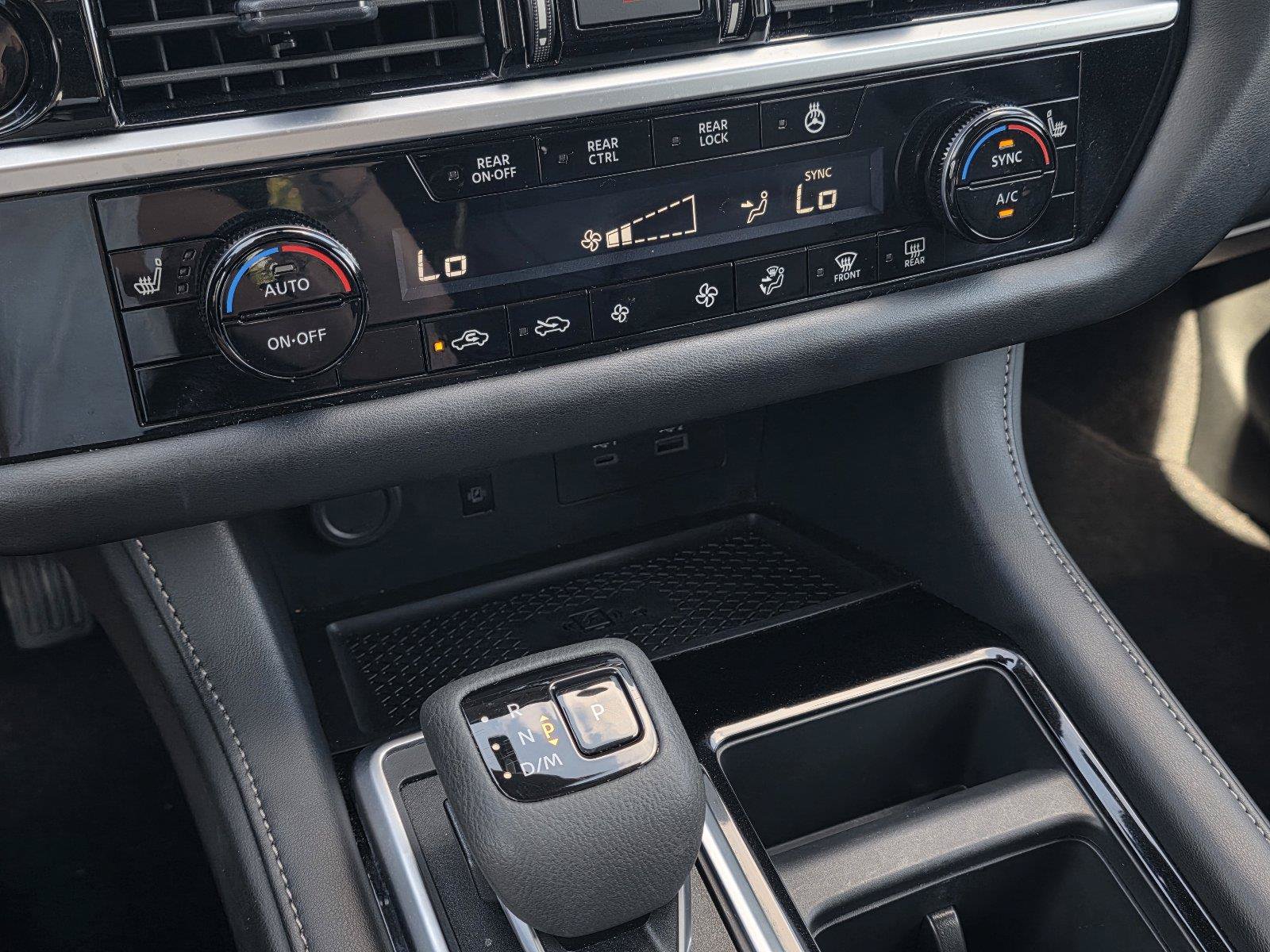 Used 2025 Nissan Pathfinder SL w/ SL Premium Package FWD image 19
