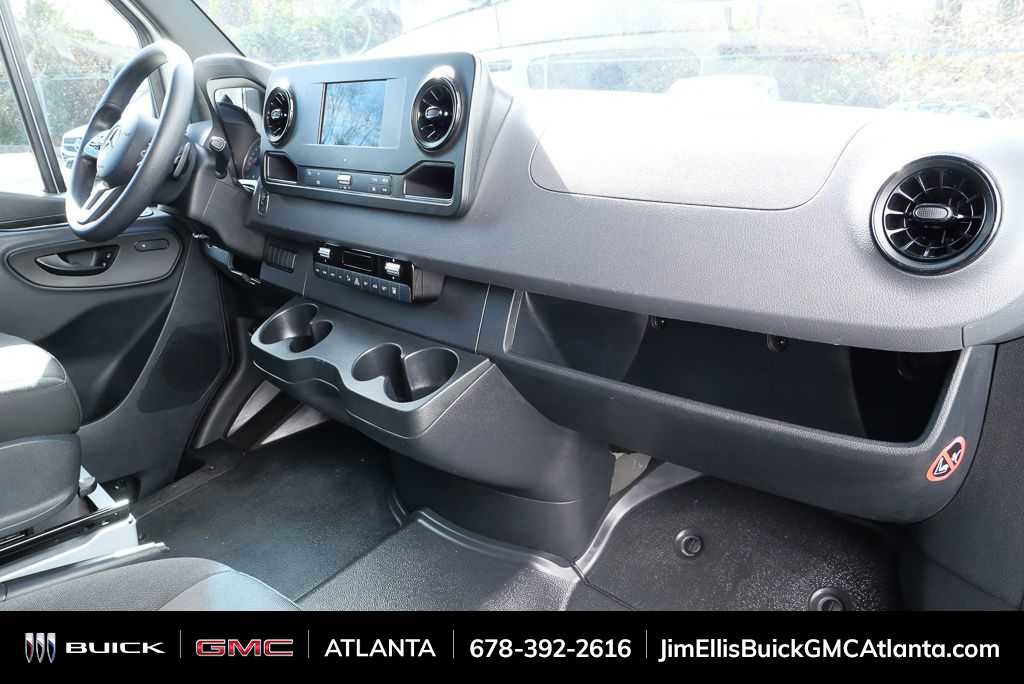 Used 2024 Mercedes-Benz Sprinter 2500 image 20