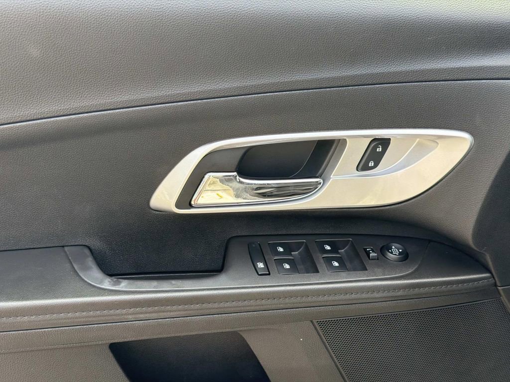 Used 2015 Chevrolet Equinox LS FWD image 19