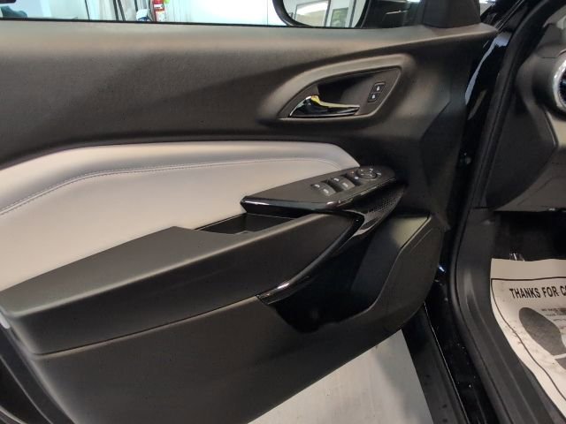 New 2026 Chevrolet Trax LT w/ LT Convenience Package FWD image 12