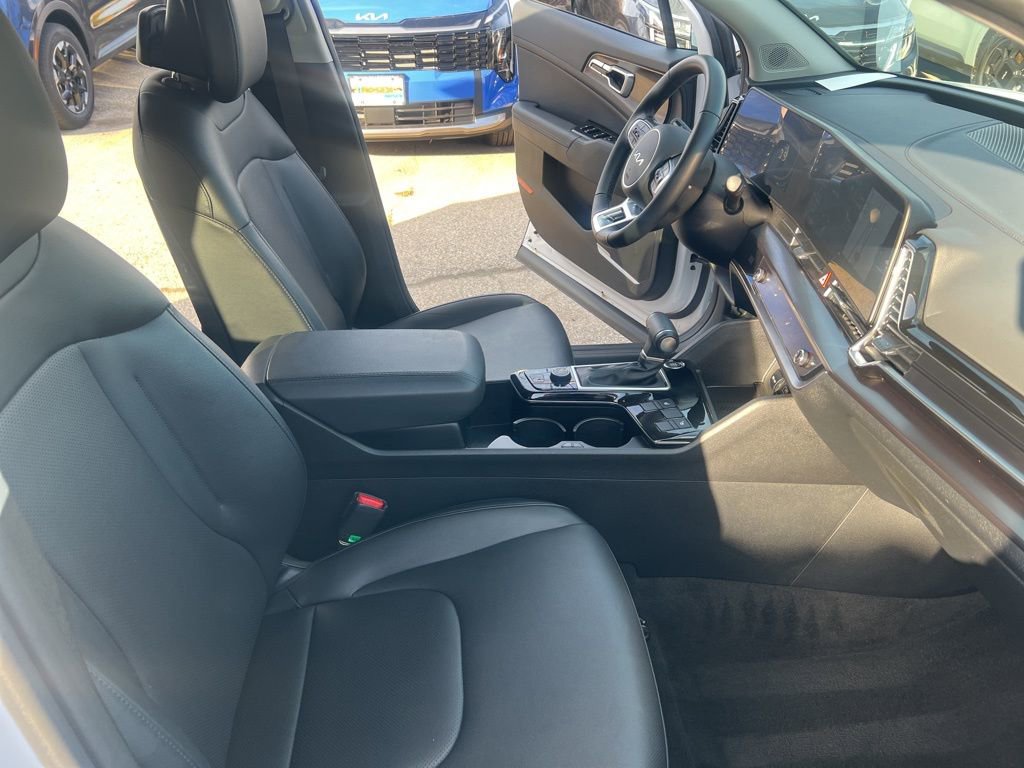 Certified 2025 Kia Sportage EX image 20